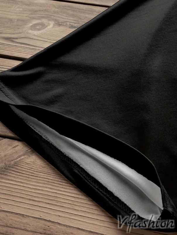 Еластична блуза на точки - черна