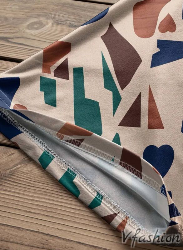 Еластична блуза с геометричен принт