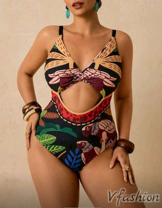 Цял бански с тропически мотиви