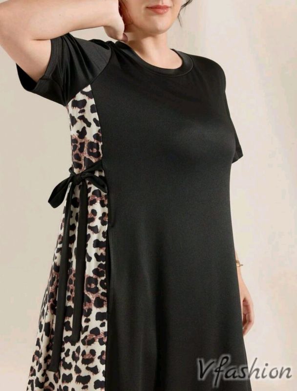 Еластична рокля с леопардови акценти