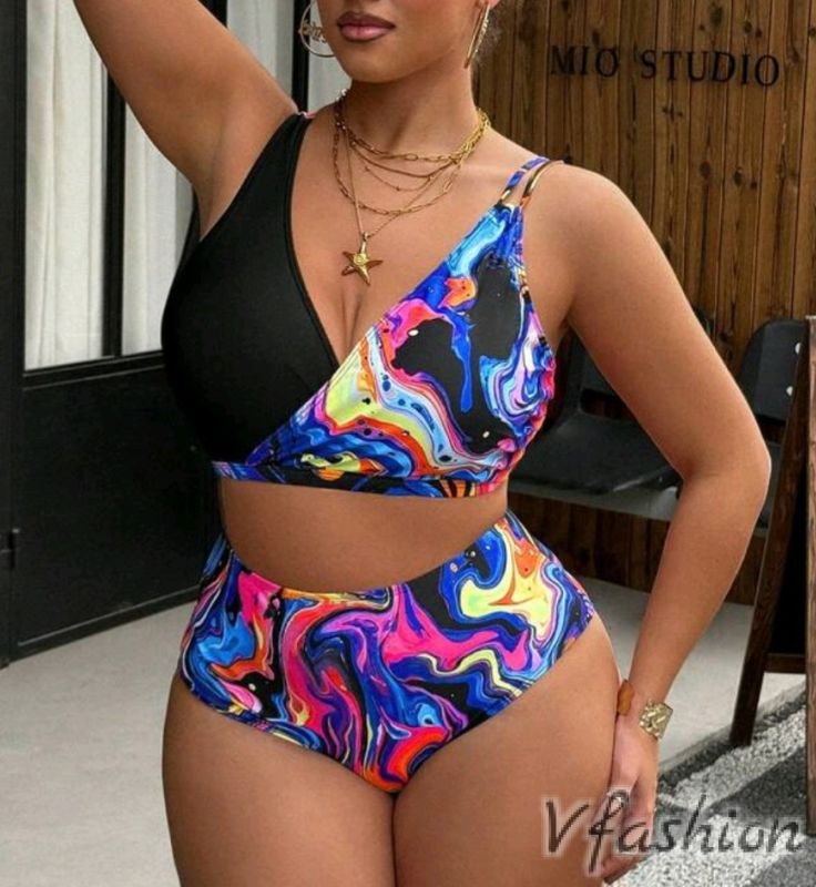 Бански комплект с цветен принт