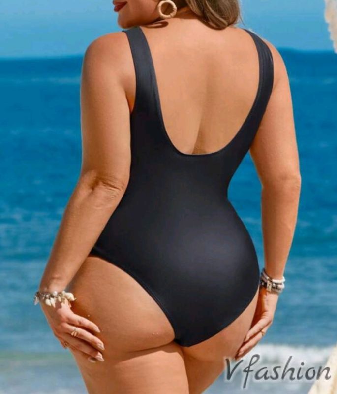 Цял бански с розови лилии