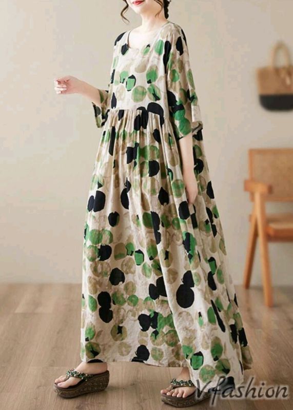 Разкроена рокля на точки