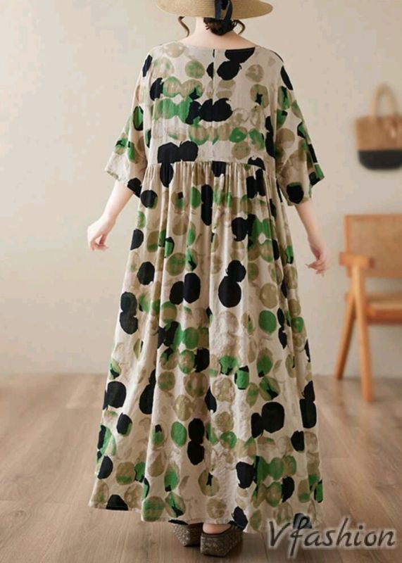 Разкроена рокля на точки