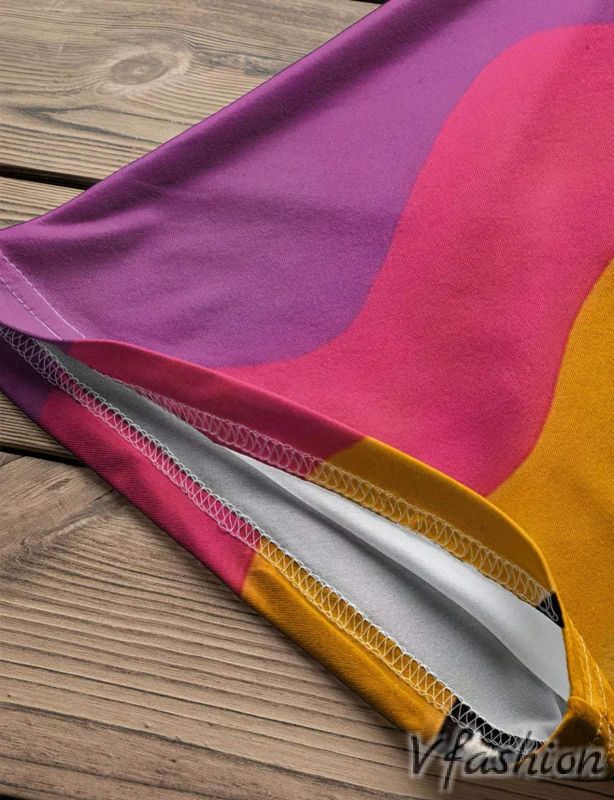 Еластична блуза с цветен принт