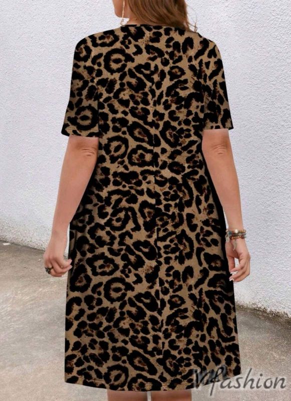 Рокля с принт и джобове