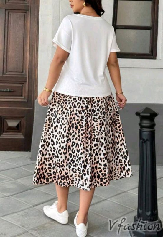 Комплект тениска и пола с леопардов принт