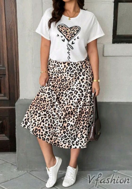 Комплект тениска и пола с леопардов принт