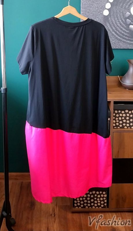 Памучна рокля с принт - черно и розово