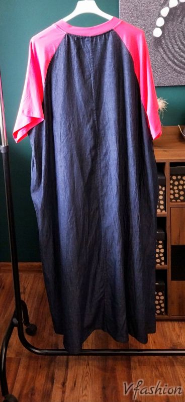 Дънкова рокля с цветни усмивки