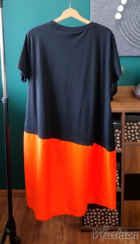 Памучна рокля с принт - черно и оранжево