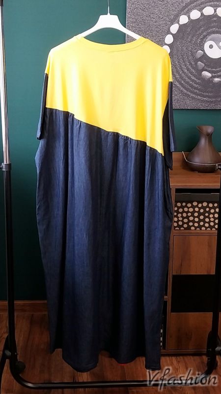 Дънкова рокля с морски акценти