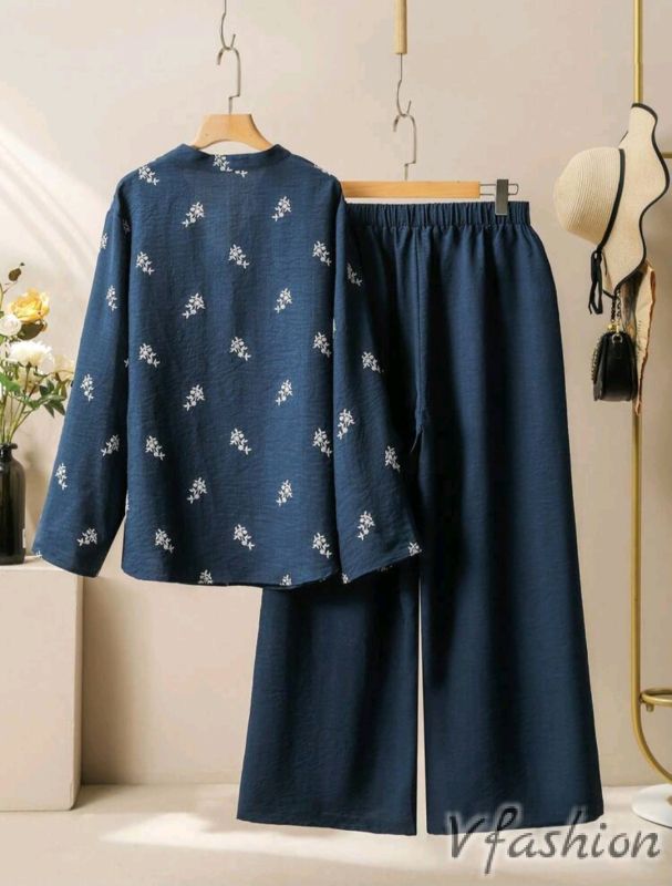 Комплект панталон и блуза с бродерии