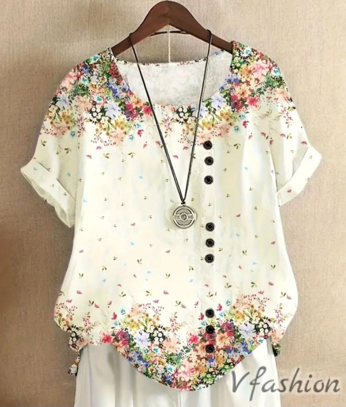 Блуза с нежен принт