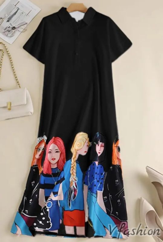 Рокля с принт и джобове - черна