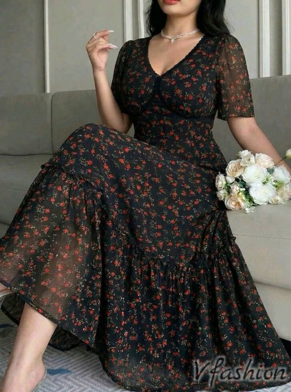 Кокетна рокля на цветчета