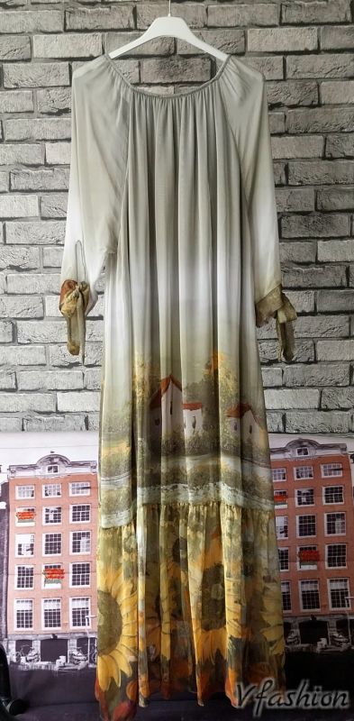 Копринена рокля с красив принт