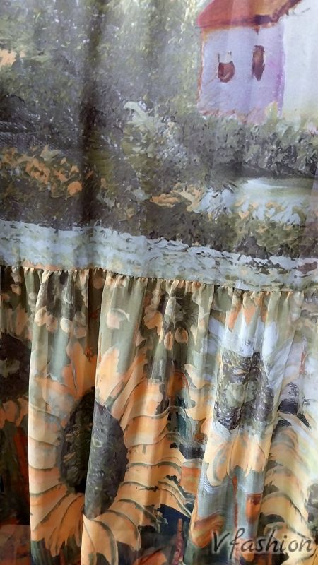 Копринена рокля с красив принт