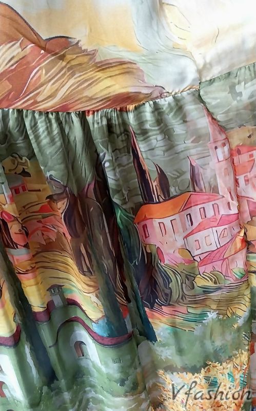 Копринена рокля с красив принт