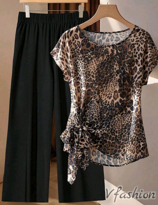 Комплект панталон и блуза с леопардов принт