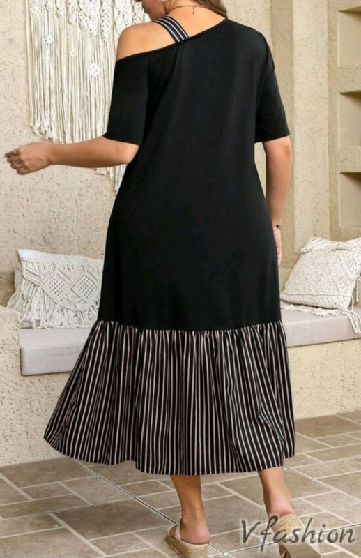 Рокля с акценти на райета