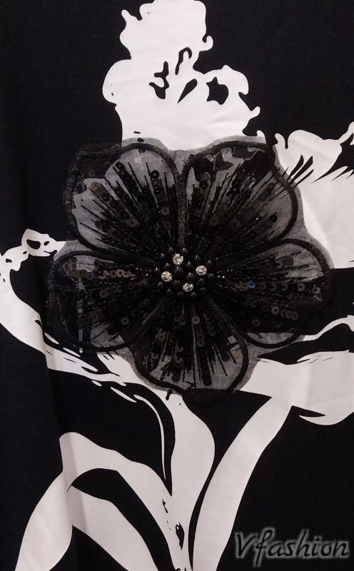 Памучна рокля с цвете от пайети